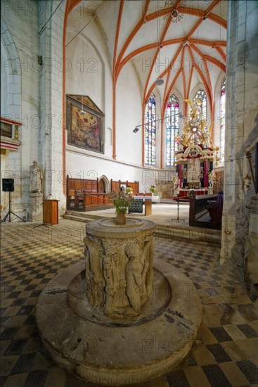 Protestant late Gothic St. Mary's Church, town church, with the altar from 1684, baptismal font, interior view, market square, Weißenfels, Saxony-Anhalt, Germany