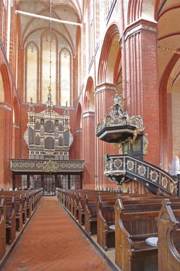 Gothic UNESCO St. Nikolai Church with pulpit and pulpit bonnet, pulpit cover, soundboard, pulpit canopy, organ, Wismar, Mecklenburg-Western Pomerania, Germany