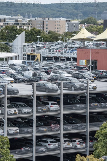 Düsseldorf Airport, multi-storey car park P5, during the summer holidays, full, North Rhine-Westphalia, Germany