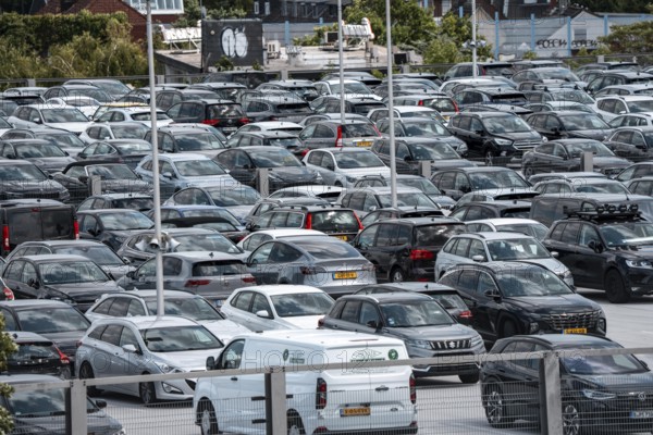 Düsseldorf Airport, multi-storey car park P5, during the summer holidays, full, North Rhine-Westphalia, Germany