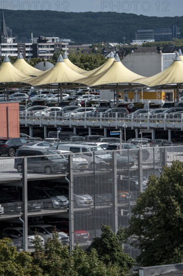 Düsseldorf Airport, multi-storey car parks P4 and P5, full during the summer holidays, North Rhine-Westphalia, Germany
