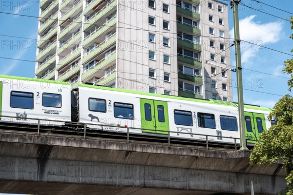 Residential tower block, in Essen-Steele, tallest residential building in the city, over 130 flats on 20 floors, 70 metres high, S-Bahn line, North Rhine-Westphalia, Germany