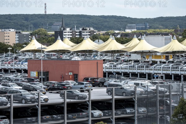 Düsseldorf Airport, multi-storey car parks P4 and P5, full during the summer holidays, North Rhine-Westphalia, Germany