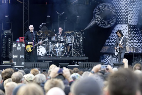 The Smashing Pumpkins, rock band, USA, The Aghori Tour 2025, open air at the Citadel Music Festival, 06.08.2025, Zitadelle Spandau, Berlin, Germany < english> THE SMASHING PUMPKINS, rock band, alternative, USA, The Aghori Tour 2025, open air at the Citadel Music Festival, August 6, 2025, Spandau Citadel, Berlin, Germany