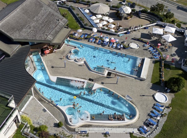 Double pool at the Ovronnaz thermal baths, Bains d'Ovronnaz, Ovronnaz, Leytron, Valais, Switzerland