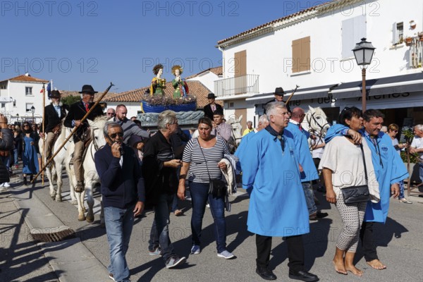Pilgrimage, procession in honour of the Virgin Mary, statue of the Virgin Mary, Saintes-Maries-de-la-Mer, Camargue, France