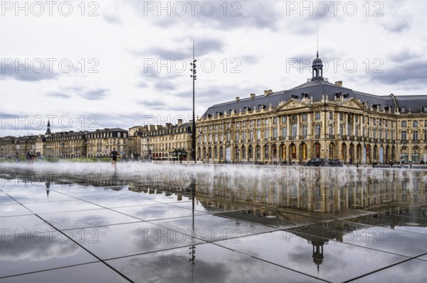 Miroir d'eau and Place de la Bourse, Bordeaux, Gironde, Nouvelle-Aquitaine, France
