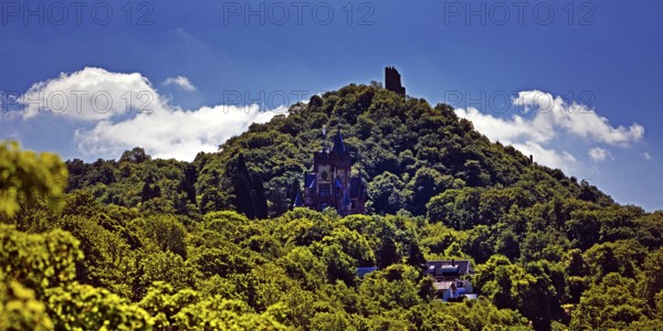 The Drachenfels mountain with Drachenburg Castle and the castle ruins, Siebengebirge, Königswinter, North Rhine-Westphalia, Germany