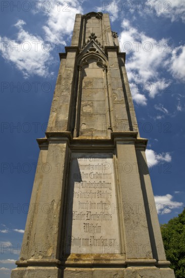 Landsturm monument, neo-Gothic pinnacle on the Drachenfels mountain, Siebengebirge, Königswinter, North Rhine-Westphalia, Germany