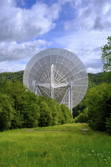 Radio telescope, Effelsberg, near Bad Münstereifel, Eifel, North Rhine-Westphalia, Germany