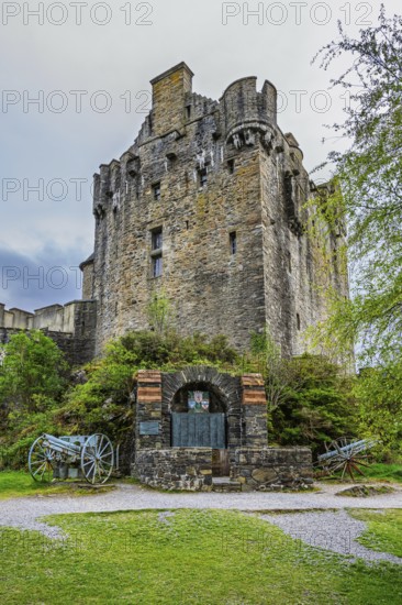 Eilean Donan Castle, Loch Duich, Isle of Skye, Highlands, Scotland, UK