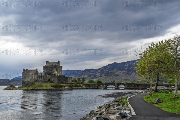 Eilean Donan Castle, Loch Duich, Isle of Skye, Highlands, Scotland, UK