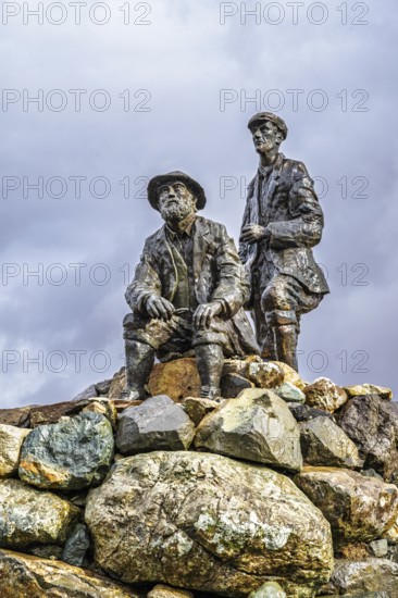 Collie and MacKenzie Statue, Sligachan Old Bridge, Isle of Skye, Scotland, UK