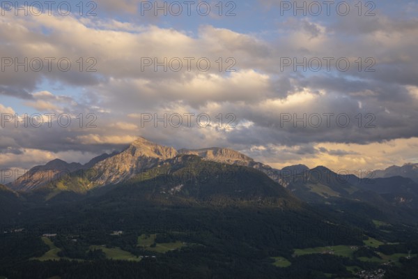 Dramatic view from the Kneifelspitze to Hoher Göll and the Kehlsteinhaus