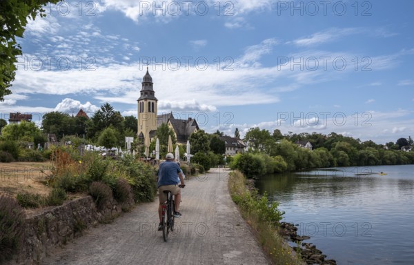 Cycle path on the banks of the Main near Kelsterbach, Hesse, Germany