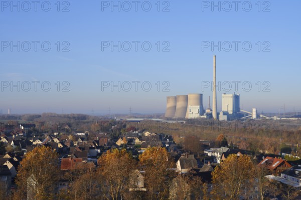 Houses in Hamm-Herringen and Gersteinwerk power station in Werne-Stockum, North Rhine-Westphalia, Germany