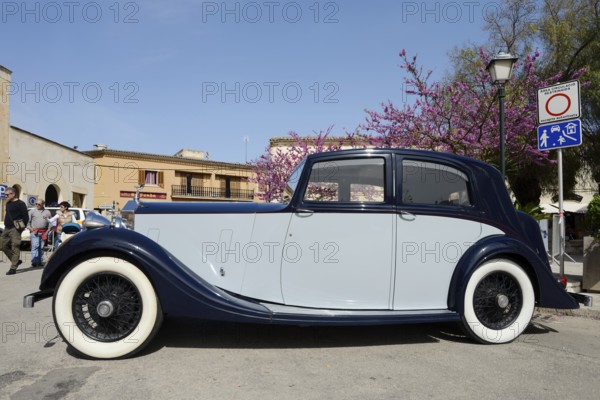 Vintage car, Muro, Majorca, Balearic Islands, Spain