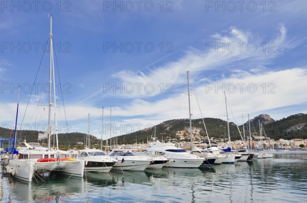 Yachts and sailing boats in the harbour, Port d'Andratx, Majorca, Balearic Islands, SpainFalaise d'Aval