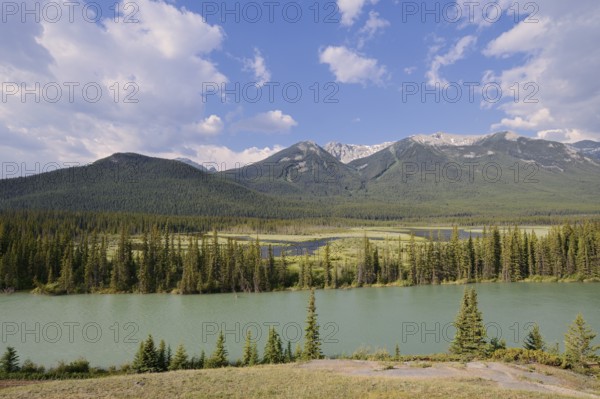 Bow River and mountains, Bow River Parkway, Banff National Park, Alberta, Canada