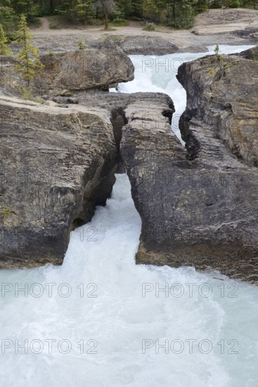 Natural Bridge, Kicking Horse River, Yoho National Park, British Columbia, Canada