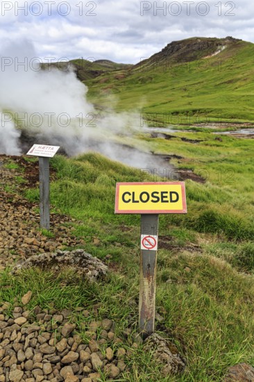 Sign with inscription closed, warning, do not enter, steaming valley, Reykjadalur bathing area, Hveragerði, Hveragerdi, Golden Circle, ring road, Iceland