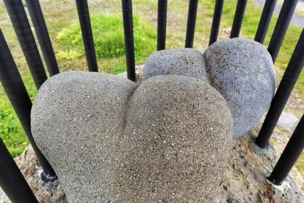 Two hearts, moulded from lava rock, bars, cage, symbolic image, memorial to Fjalla-Eyvindur, actually Eyvindur Jónsson, outlaw and his woman Halla Jónsdóttir, high temperature area Hveravellir, Kjölur, highlands, Iceland