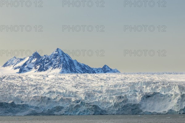 Glacier tongue, ice, mountain range, sea, Lillienhöökbreen, Spitsbergen, Svalbard