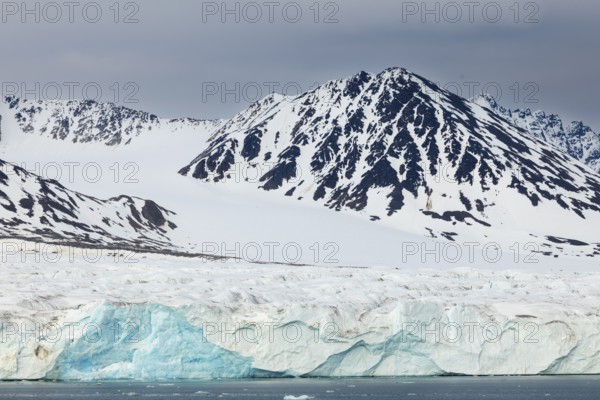 Glacier tongue, ice, mountain top, sea, Lillienhöökbreen, Spitsbergen, Svalbard