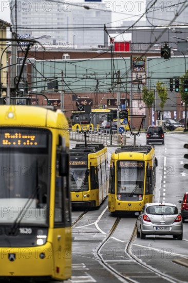 Ruhrbahn tram, on Altendorfer Straße, intersection Helenenstraße, in Essen, rush hour, traffic, Essen, North Rhine-Westphalia, Germany