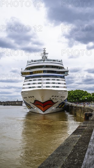 Cruise ships, Bordeaux, Gironde, Nouvelle-Aquitaine, France