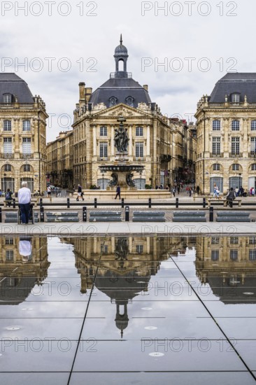 Miroir d'eau and Place de la Bourse, Bordeaux, Gironde, Nouvelle-Aquitaine, France