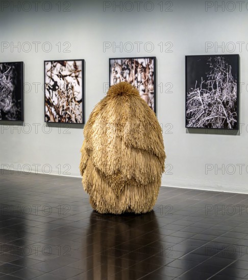 Interior design with paintings and exhibits in the Hamburger Kunsthalle, art museum am Glockengießerwall, Hamburg, Germany