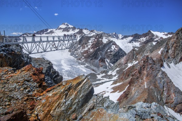 Viewing terrace on the Tiefenbachkogl with the Wildspitze 3768m, Sölden, Ötztal, Ötztal Alps, Tyrol, Austria