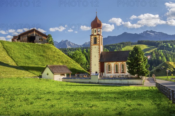 Chaplaincy church, Niederthai in the Horlachtal, side valley of the Ötztal, Stubai Alps, Tyrol, Austria