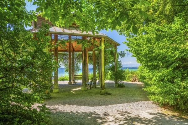 Viewing pavilion on the lakeshore on the Roseninsel in Lake Starnberg, Feldafing, Upper Bavaria, Bavaria, Germany