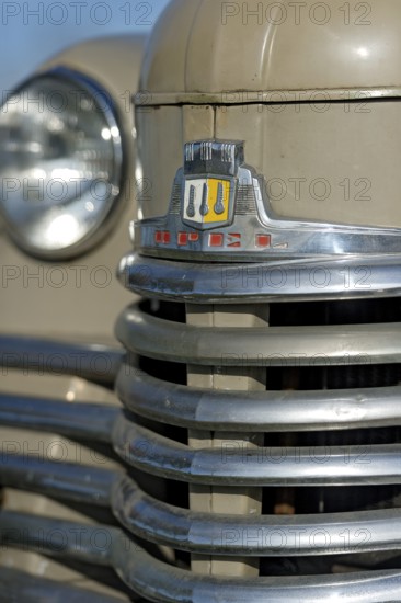 Vintage Opel Olympia, built 1950 to 1953, 1950s, radiator grille, old company logo, Bavaria, Germany