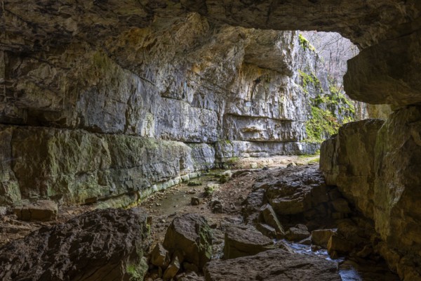 Falkensteiner Höhle, limestone, autumn, Grabenstetten, Swabian Jura, Baden-Württemberg, Germany