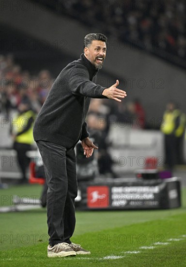 Coach coach Sandro Wagner FC Augsburg FCA gesture on the sidelines VfB Stuttgart MHPArena, MHP Arena Stuttgart, Baden-Württemberg, Germany