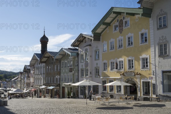 Altes Rathaus, gabelhäuser mit Lüftlmalerei, Marktstraße, pedestrian zone, Altstadt, Bad Tölz, Upper Bavaria, Germany