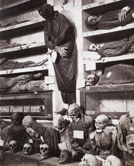 Capuchin Crypt, Le Catacombe dei Cappuccini, extensive crypt complex under the Capuchin monastery in Palermo and, with its natural mummies, one of the most famous burial sites in the world, Sicily, Italy, illustration, reproduction from a model from the 19th century. Authentic, file restored for optimal use, exact date of submission unknown, historical