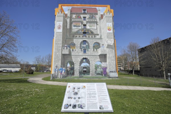 Graffiti by Marco Brzozowski 2018 about the history of Mühlhausen, house wall, street art, Thuringia, Germany