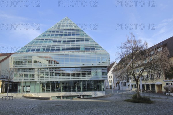 Modern Central Library, glass building with stained glass window and pyramid, Theodor Pfizer Platz, Ulm, Baden-Württemberg, Germany