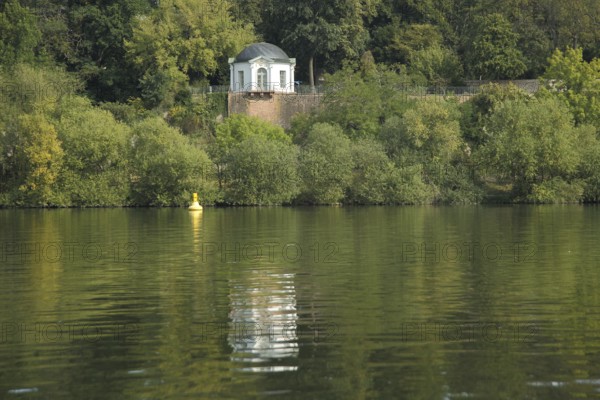 Classicistischer Frühstückspavillon am Main, Schlossgarten, Aschaffenburg, Lower Franconia, Franconia, Spessart, Bavaria, Germany
