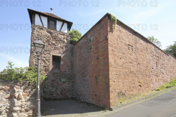 Historic witch tower with city wall and street lamp, Windecken, Nidderau, Wetterau, Hesse, Germany