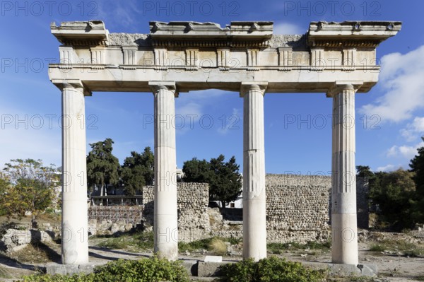 Four pillars of the ancient gymnasium, built 3rd century BC, Doric columns, western excavations, city of Kos, island of Kos, Dodecanese Islands, Greece