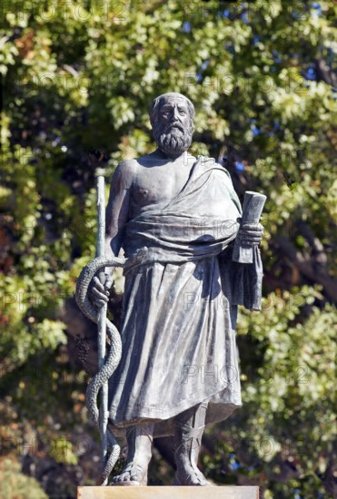 Monument, statue, Hippocrates also Hippocrates of Kos, famous ancient doctor, father of modern medicine, 460-370 BC old town, city of Kos, island of Kos, Dodecanese Islands, Greece