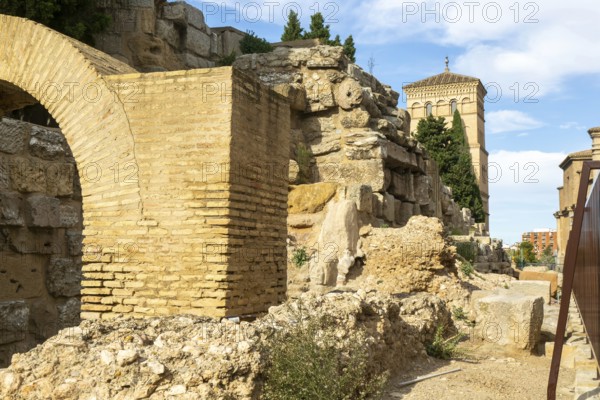 Roman walls, Murallas Romanas, Zaragoza, Aragon, Spain, Europe with tower Torreon de la Zuda