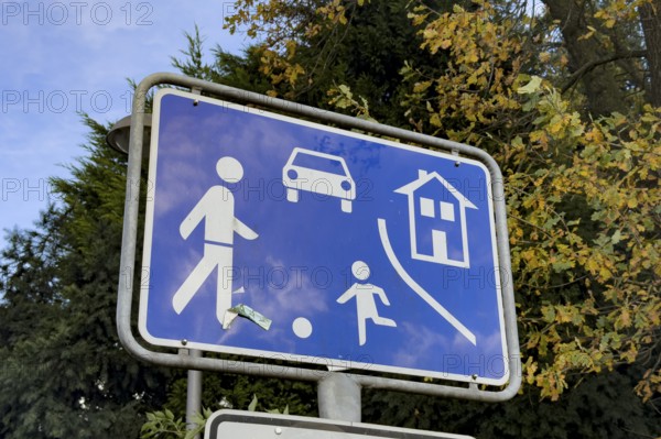 German road sign 325.1 marks the beginning of traffic-calmed area Traffic calming in a closed village, colloquially Spielstraße Wohnverkehrsstraße, Germany