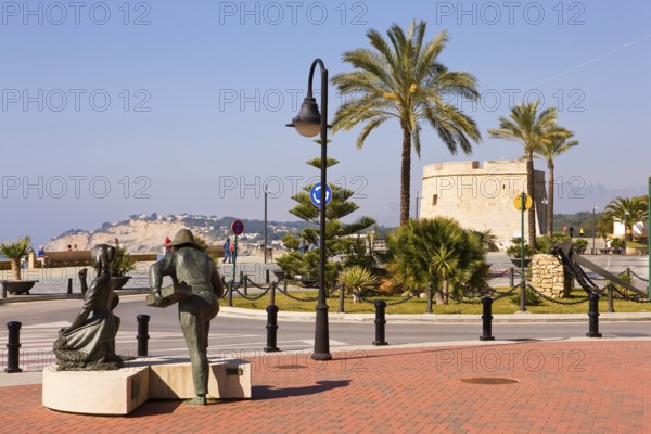 Sculpture, statue, family, pedestrian zone, Moraira, former fishing village, pearl of the Costa Blanca, pedestrian zone at the harbor, palm trees, Valencia, Costa Blanca, Spain