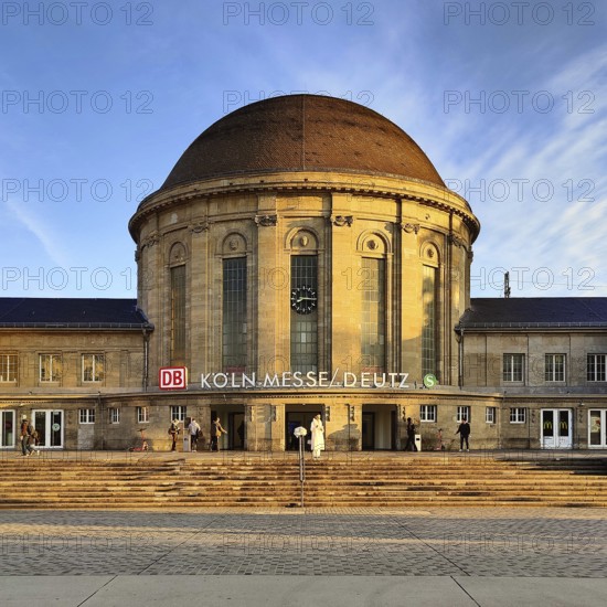 Historischer Kuppelbau Deutzer Bahnhof, Cologne, Rhineland, North Rhine-Westphalia, Germany